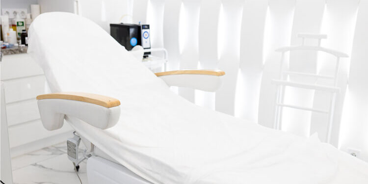 factors to consider when choosing a hair transplant clinic