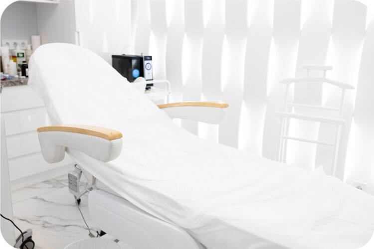 factors to consider when choosing a hair transplant clinic